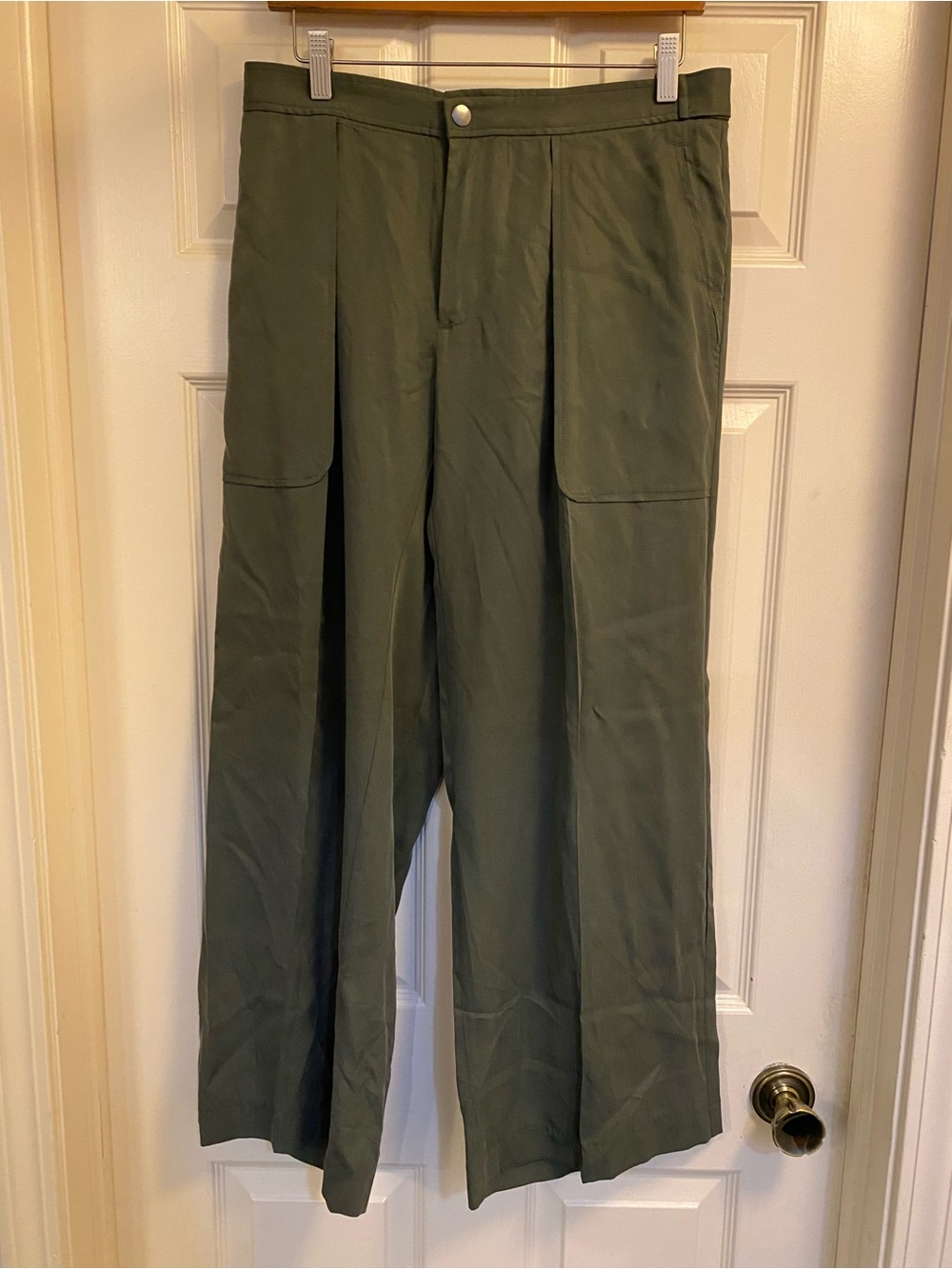 Banana Republic Olive Wide-Leg High Rise pants size medium